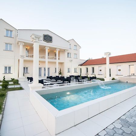 Villa Palace Νόβι Σαντ Εξωτερικό φωτογραφία